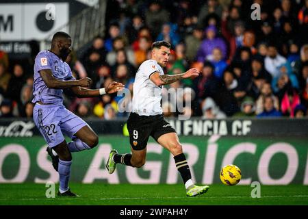 Der Spieler Hugo Duro des Valencia Club de Futbol während des Spiels gegen Real Madrid in Mestalla, Valencia, Spanien. Stockfoto