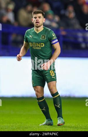 Sheffield, Großbritannien. März 2024. Plymouth Argyle Mittelfeldspieler Joe Edwards (8) während des Sheffield Wednesday FC gegen Plymouth Argyle FC im Hillsborough Stadium, Sheffield, England, Vereinigtes Königreich am 5. März 2024 Credit: Every Second Media/Alamy Live News Stockfoto