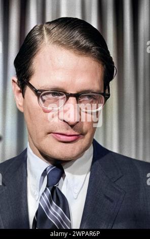 Elliot Richardson, US-Minister für Gesundheit, Bildung und Wohlfahrt, Kopf-und-Schultern-Porträt, Washington, D.C., USA, Marion S. Trikosko, U.S. News & World Report Magazine Photograph Collection, 11. Mai 1971 Stockfoto