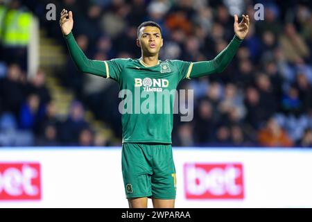 Sheffield, Großbritannien. März 2024. Plymouth Argyle Stürmer Morgan Whittaker (10) Gesten während des Sheffield Wednesday FC gegen Plymouth Argyle FC im Hillsborough Stadium, Sheffield, England, Vereinigtes Königreich am 5. März 2024 Credit: Every Second Media/Alamy Live News Stockfoto