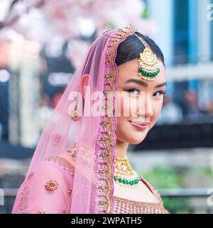 Die National Asian Wedding Show London 2024 - traditionelle und moderne Hochzeitskleidung. Stockfoto