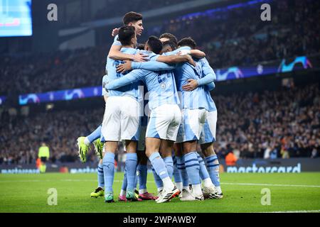 Manchester, Großbritannien. März 2024. Manuel Akanji aus Manchester City feiert, nachdem er sein erstes Tor erzielt hat, das er 1-0 beim Achtelfinale der UEFA Champions League zwischen Manchester City und dem FC Kopenhagen am 6. März 2024 im Etihad Stadium in Manchester erzielte. (Foto: Daniel Chesterton/phcimages.com) Credit: PHC Images LTD/Alamy Live News Stockfoto