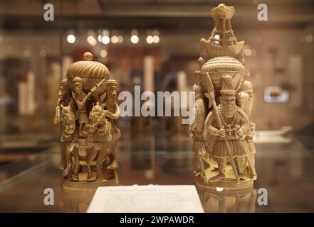 Elfenbeinsalzkeller aus Benin Nigeria, 15. Bis 16. Jahrhundert, hergestellt als Souvenirs für ausländische Besucher. Im British Museum, London, Großbritannien Stockfoto