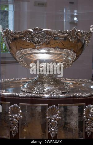 Turin, Italien. März 2024. Die Davis Cup Trophy wird in Turin (Italien) ausgestellt, nachdem Italien sie in der Ausgabe 2023 gewann Credit: Marco Destefanis/Alamy Live News Stockfoto