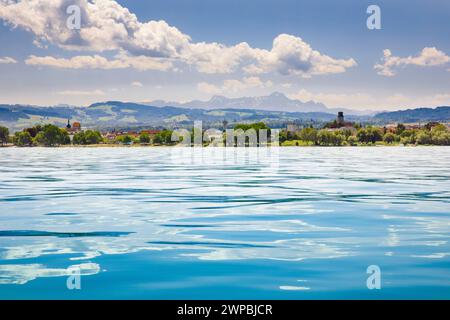 Blick vom Bodensee über Arbon auf die Saentis im Sommer, Schweiz, Appenzell, Bodensee Stockfoto