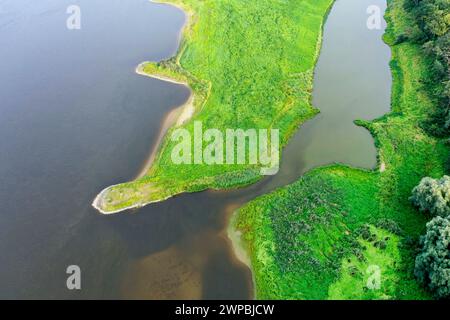 Elbfluß mit Keuchen, Luftaufnahme, Deutschland, Niedersachsen, Wendland, Biosphaerenreservat Niedersaechsische Elbtalaue Stockfoto