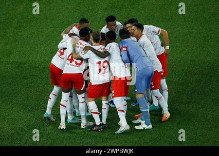 Rio de Janeiro, Brasilien. März 2024. Spieler von Red Bull Bragantino, vor dem Spiel zwischen Botafogo und Red Bull Bragantino für die dritte Phase der Copa CONMEBOL Libertadores 2024 im Nilton Santos Stadium in Rio de Janeiro, Brasilien am 6. März. Foto: Nadine Freitas/DiaEsportivo/Alamy Live News Credit: DiaEsportivo/Alamy Live News Stockfoto