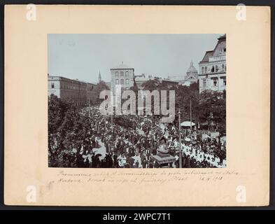 ZW OK H. Siemiradzki wurde in das Grab derjenigen überführt, die in Krakau auf der Skala waren. 26.IX.1903. Ombudsmann an der Ecke ul. Grodzka und Werk. "; Pawlikowski, Antoni (1862-1925); 26.09.1903 (1903-00-00-1903-00); wurde von der Muse des Nationalmuseums in Warschau heruntergeladen; fotografische/fotografische Drucke; Produkte aus W / Papier / Fotopapier, Produkte aus Wzkien / Papier / Karton; Di 81762 MNW; alle Rechte sind vorbehalten.Grodzka (Kraków - Straße), Kraków (Woiwodschaft Kleinpolen), Planty (Kraków), Siemiradzki, Henryk (1843-1902), Siemiradzki, Henryk (1843-1902) - Ikonogramm Stockfoto