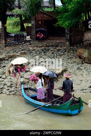 Heftige Monsunregen entlang des Kaladan-Flusses im Bundesstaat Rakhine in West-Myanmar. Stockfoto