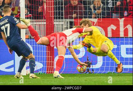 Harry Kane, FCB 9-Punkte, schießt Tor, Treffer, Torschuss, 1:0, Ivan Provedel, Lazio Rom Nr. 94 im Achtelfinale FC BAYERN MÜNCHEN - LAZIO ROM des Fußball UEFA Champions League in der Saison 2023/2024 in München, 5. März 2024. Achtelfinale, FCB, München © Peter Schatz / Alamy Live News Stockfoto