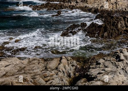 LaDigue Stones Rocky Beach Ocean Power Stockfoto