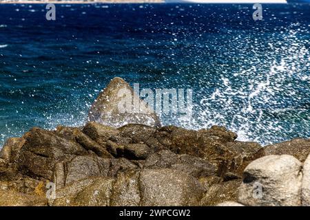 LaDigue Stones Rocky Beach Ocean Power Stockfoto