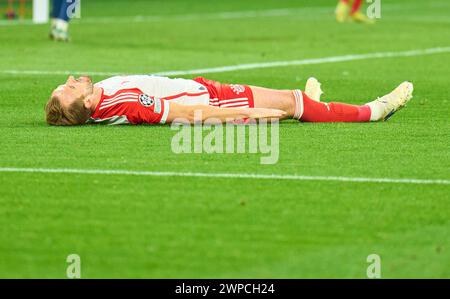 Harry Kane, FCB 9 traurig nach großer Chance auf ein Tor im Achtelfinale FC BAYERN MÜNCHEN - LAZIO ROM 3-0 der Fußball UEFA Champions League in der Saison 2023/2024 in München, 5. März 2024. Achtelfinale, FCB, München © Peter Schatz / Alamy Live News Stockfoto