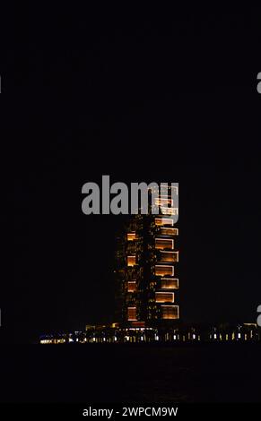 Atlantis der Königliche bei Nacht. Palm Jumeirah, Dubai, VAE. Stockfoto