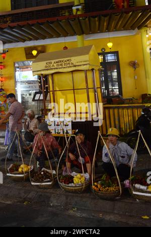 Ein frühmorgendlicher Markt in der Altstadt von Hoi an, Vietnam. Stockfoto