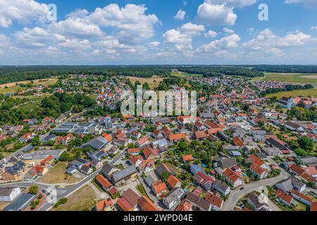 Das Marktdorf Thierhaupten im nördlichen schwäbischen Lechtal von oben Stockfoto