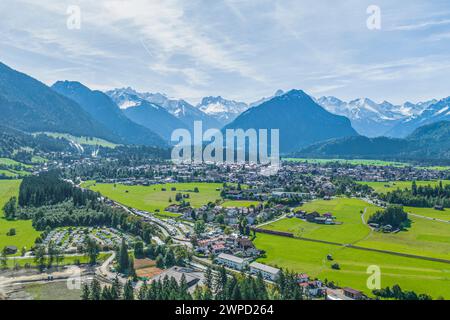 Idyllisches Oberallgäu an der Quelle der Iller bei Oberstdorf im Sommer Stockfoto