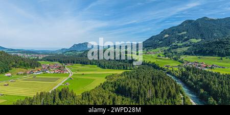 Idyllisches Oberallgäu an der Quelle der Iller bei Oberstdorf im Sommer Stockfoto