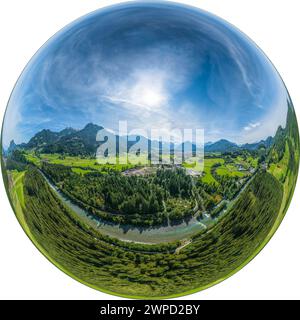 Idyllisches Oberallgäu an der Quelle der Iller bei Oberstdorf im Sommer Stockfoto