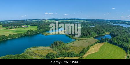 Blick auf das Eggstätt-Hemhofer Seengebiet in Oberbayern Stockfoto