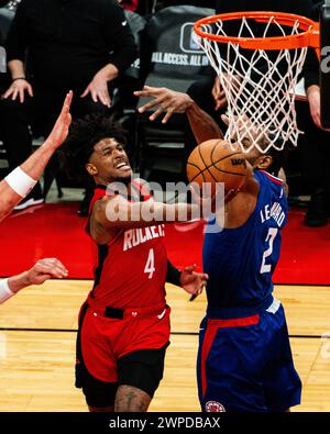 Houston, USA. März 2024. Jalen Green (L) von Houston Rockets hat am 6. März 2023-2024 ein Layup-Spiel zwischen Houston Rockets und Los Angeles Clippers in Houston, Texas, USA, am 6. März 2024. Quelle: Chen Chen/Xinhua/Alamy Live News Stockfoto