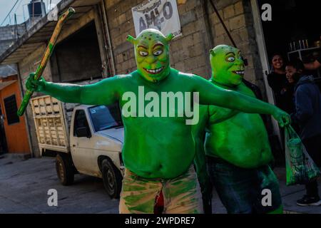 Nicht exklusiv: 6. März 2024, San Nicolas de los Ranchos, Mexiko: Ein Einwohner von San Pedro Yancuitlalpan wird mit schwarzer Farbe gemalt gesehen Stockfoto