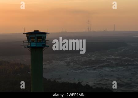 Bledowska Desert Sand ist das größte Treibsand-Gebiet in Polen. Sandwüste an der Grenze des Schlesischen Hochlandes, Bledow, Klucze und Dorf o Stockfoto