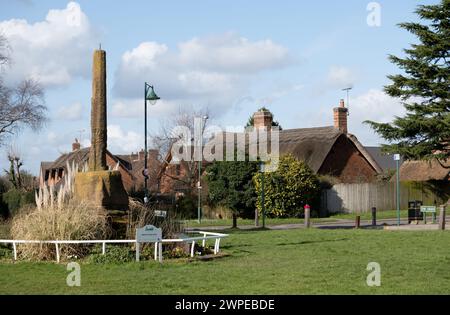 Das alte Kreuz und Dorfgrün, Meriden, West Midlands, England, Großbritannien Stockfoto