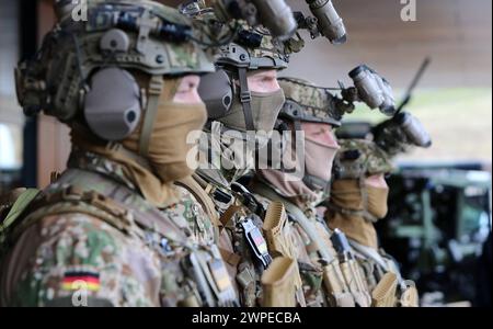 Ein Kommandotrupp des Kommandos Spezialkräfte KSK. Ein Kommandotrupp des Kommandos Spezialkräfte KSK. Calw Baden-Württemberg Deutschland *** Eine Kommandoeinheit des Sonderkommandos KSK Eine Kommandoeinheit des Sonderkommandos KSK Calw Baden Württemberg Deutschland Stockfoto