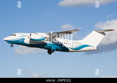 Air Ocean Airlines Antonov an-148-100E der ukrainischen Fluggesellschaft startet von Lemberg nach Kiew Stockfoto