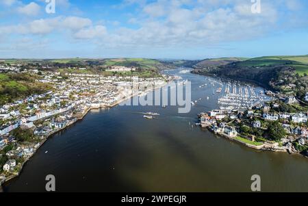 Dartmouth und Kingswear über dem Fluss Dart von einer Drohne, Devon, England, Europa Stockfoto