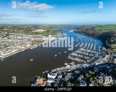 Dartmouth und Kingswear über dem Fluss Dart von einer Drohne, Devon, England, Europa Stockfoto
