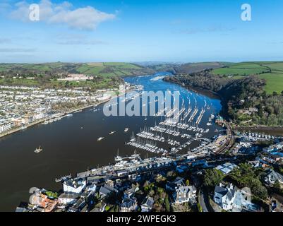 Dartmouth und Kingswear über dem Fluss Dart von einer Drohne, Devon, England, Europa Stockfoto