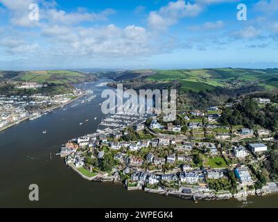 Dartmouth und Kingswear über dem Fluss Dart von einer Drohne, Devon, England, Europa Stockfoto