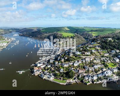 Dartmouth und Kingswear über dem Fluss Dart von einer Drohne, Devon, England, Europa Stockfoto
