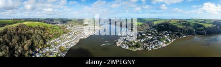 Panorama von Dartmouth und Kingswear über dem Fluss Dart von einer Drohne aus, Devon, England, Europa Stockfoto