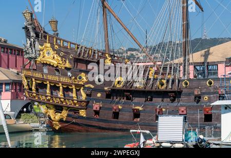 Detail eines historischen Segelschiffs in Genua, der Hauptstadt der italienischen Region Ligurien Stockfoto