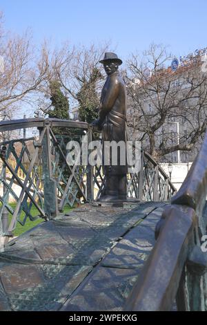 Statue von Nagy Imre, dem reformfreundlichen kommunistischen Premierminister Ungarns im Jahr 1956, von dem Bildhauer Tamas Varga, Jaszai Mari ter, Budapest, Ungarn Stockfoto