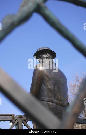 Statue von Nagy Imre, dem reformfreundlichen kommunistischen Premierminister Ungarns im Jahr 1956, von dem Bildhauer Tamas Varga, Jaszai Mari ter, Budapest, Ungarn Stockfoto