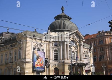 Fassade des Vigszinhaz (Comedytheater), Budapest, Ungarn Stockfoto