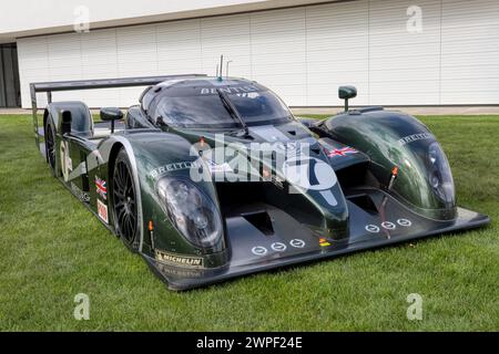 2003 Bentley Speed 8 bei der 80. Goodwood Members Meeting, Sussex, UK. Stockfoto