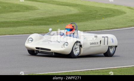 Chris Goodwin in seinem Lotus-Ford 23B 1963 während des Gurney Cup-Rennens beim 80. Goodwood Members Meeting in Sussex, Großbritannien. Stockfoto