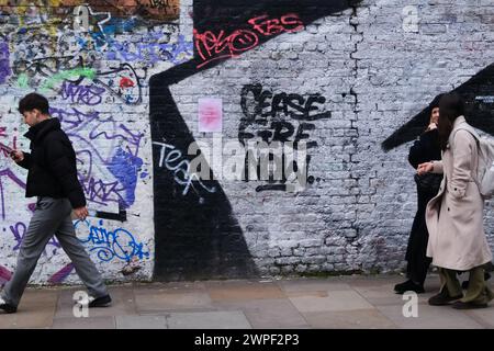 Whitechapel, London, Großbritannien. März 2024. Hamas Israel Krieg, verschiedene Plakate und Graffit rund um Whitechapel. Quelle: Matthew Chattle/Alamy Live News Stockfoto