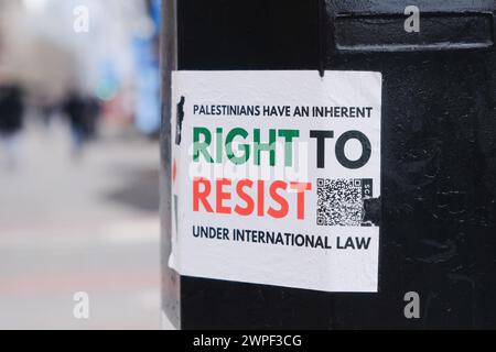 Whitechapel, London, Großbritannien. März 2024. Hamas Israel Krieg, verschiedene Plakate und Graffit rund um Whitechapel. Quelle: Matthew Chattle/Alamy Live News Stockfoto