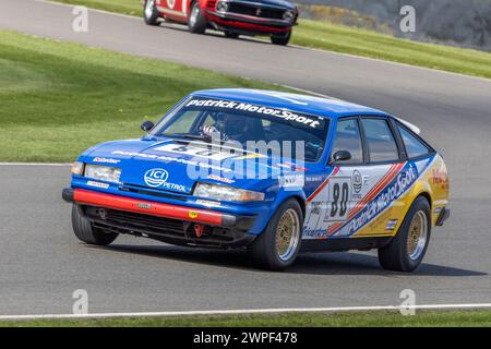 Benoit Treluyer in seinem Rover 3500 SDI 1981 während des Gordon Spice Trophy Rennens beim 80. Mitgliedertreffen in Goodwood, Sussex, Großbritannien. Stockfoto