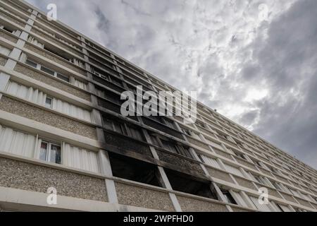 Marseille, Frankreich. Februar 2024. Spuren eines Brands, der durch Hausbesetzer in der Siedlung Kalliste in den nördlichen Bezirken von Marseille, Frankreich, am 15. Februar 2024 verursacht wurde. Foto: Laurent Coust/ABACAPRESS.COM Credit: Abaca Press/Alamy Live News Stockfoto