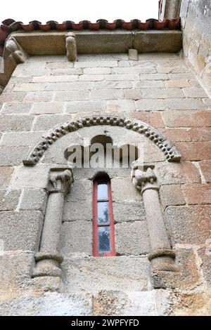 San FIZ de Cangas oder San Felix de Cangas, romanische Kirche aus dem 12. Jahrhundert. Panton, Lugo, Galicien, Spanien. Stockfoto