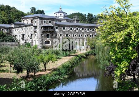 Monasterio de San Julian de Samos (6.-18. Jahrhundert). Samos, Lugo, Galicien, Spanien. Stockfoto