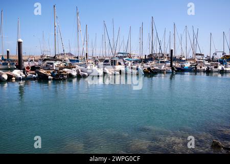 Boote und Yachten in Corralejo Marina, fuerteventura, Kanarischen Inseln, spanien Stockfoto