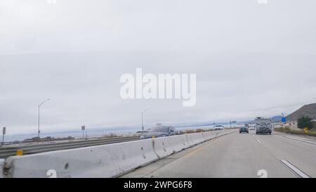 Gloomy Winter Drive by Rincon Beach, Highway 101 Stockfoto